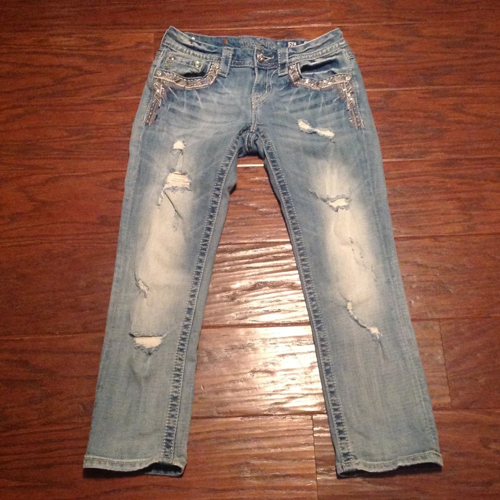 Miss Me Signature Cropped Jeans. Size 26.